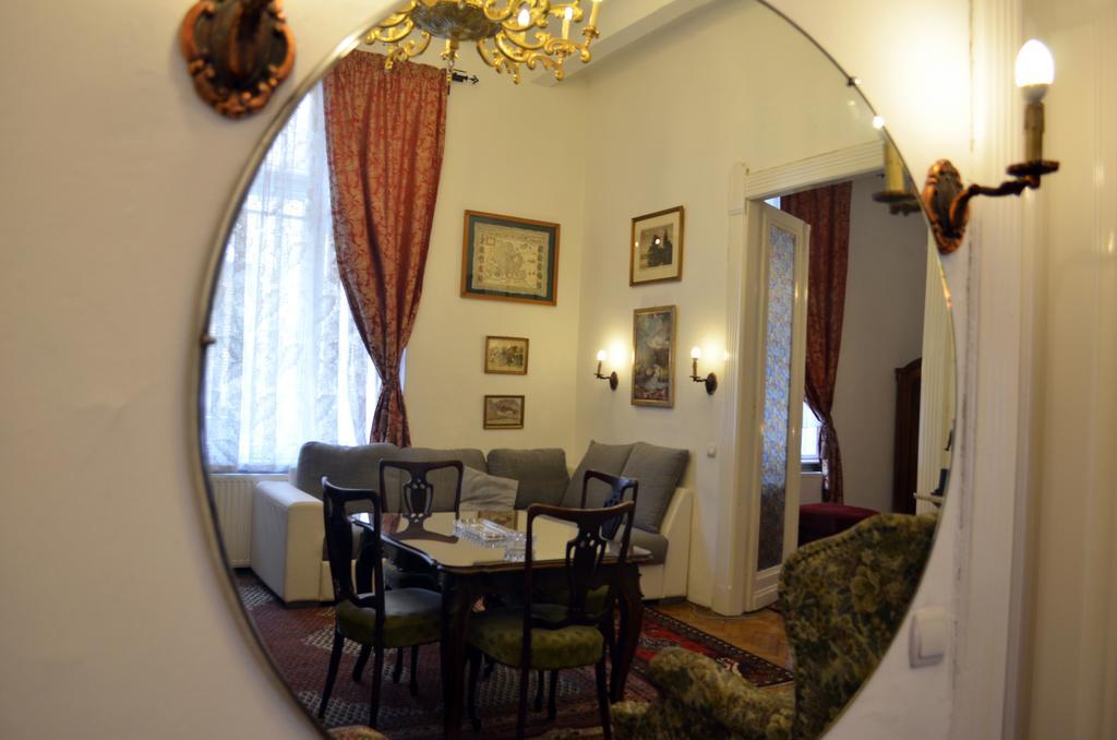 - Veres Palne Apartment *