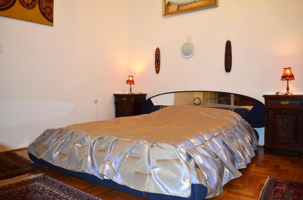 - Veres Palne Apartment *