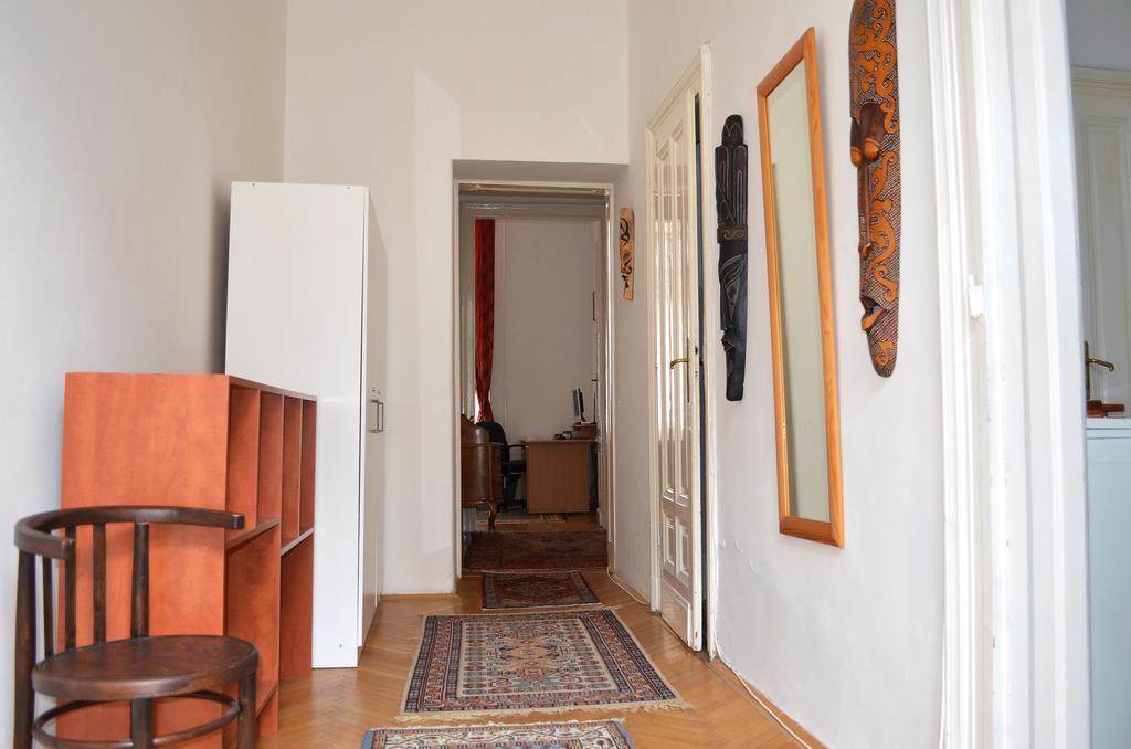 Central - Veres Palne Budapešť